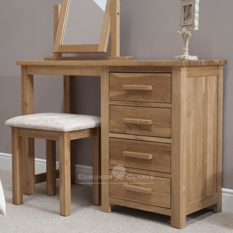 Bury oak dressing table & stool set. 3 handy drawers and stool included. light oak with choice of oak or chrome bar handles
