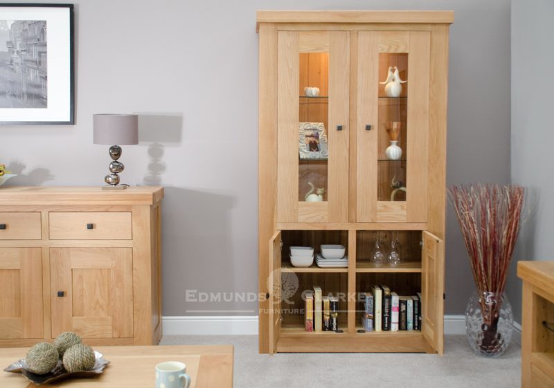 Hadleigh Oak Glazed Display Cabinet (3)