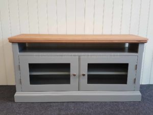 Edmunds Painted Tv Media Base Unit. Available with a rack above for TV