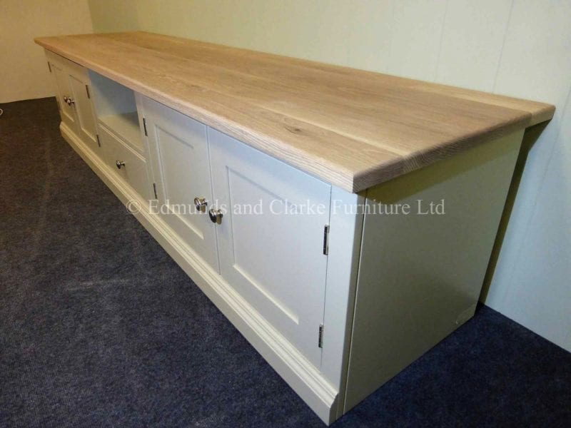 Made to measure television wide painted entertainment unit