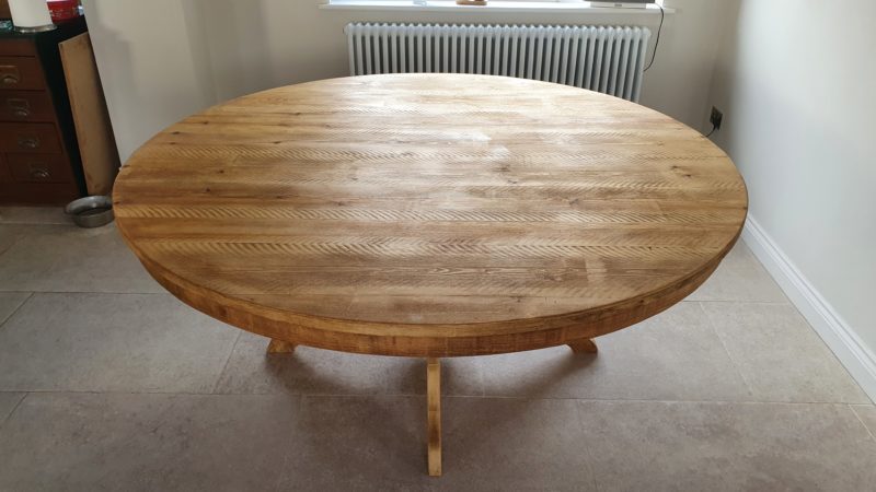 Edmunds bespoke 6ft rough sawn round table V3