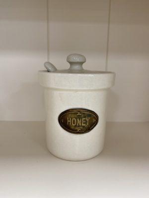 781060 Tall honey pot with spoon