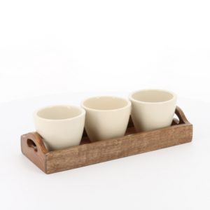 county-kitchen-tray-with-three-planters