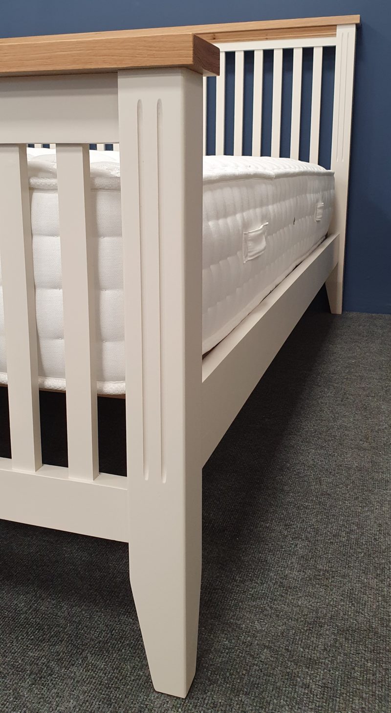 CLA121 Clarke 4'6 double bed with high foot end detail