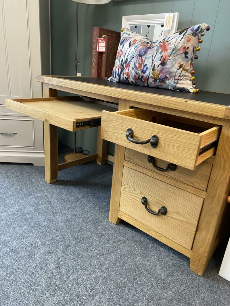 Somerset oak desk clearance v1. Edmunds & Clarke Furniture